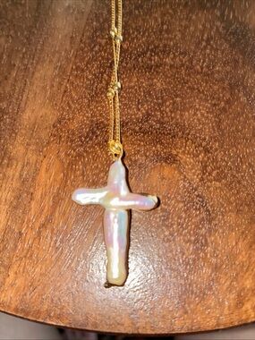 Gold Chain Necklace with Iridescent Pink Pearl Cross Pendant